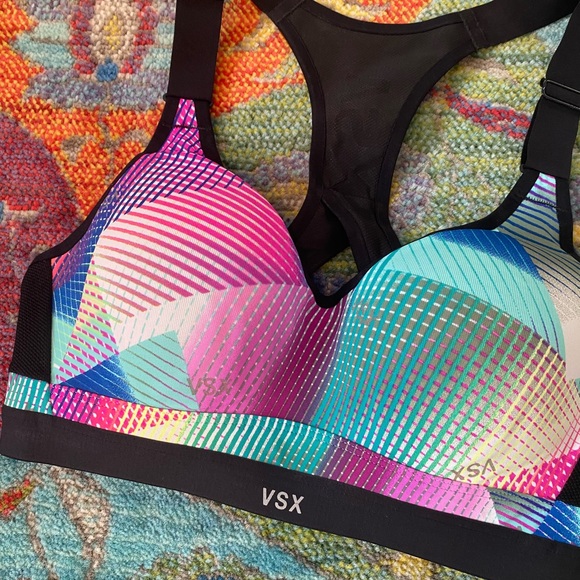 Victoria’s Secret VSX - Sports Bra - Picture 2 of 6